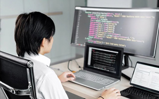 克孜勒苏柯尔克孜 api php源码,下载的php源码怎么运行呢？